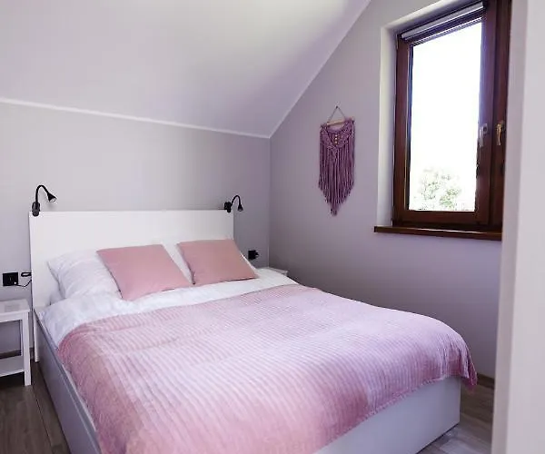 Dom Pod Jesionem מלון